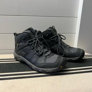 Keen waterproof hiking boots